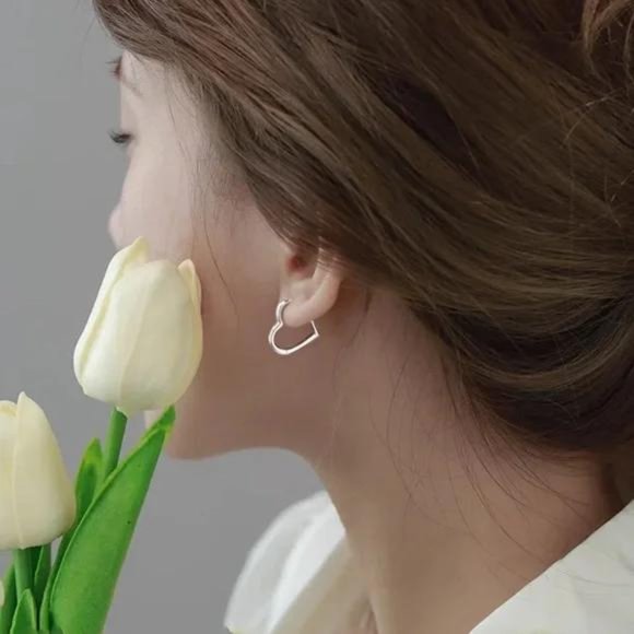 NEW 925 STERLING SILVER HEART HOOP EARRINGS, NICE EARRINGS, CUTE EARRINGS - Picture 4 of 6